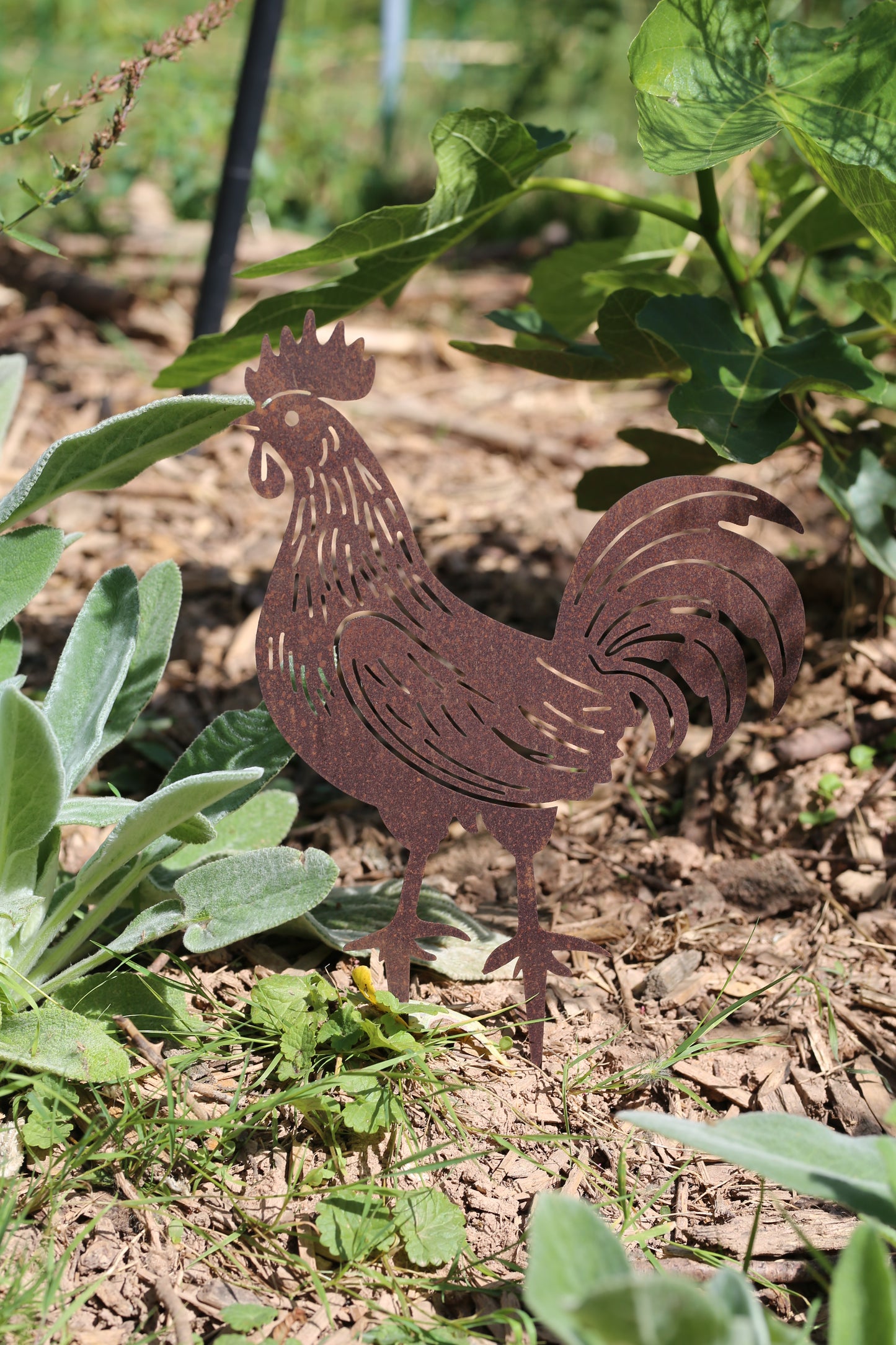 Metallhahn – dekorative Gartendeko