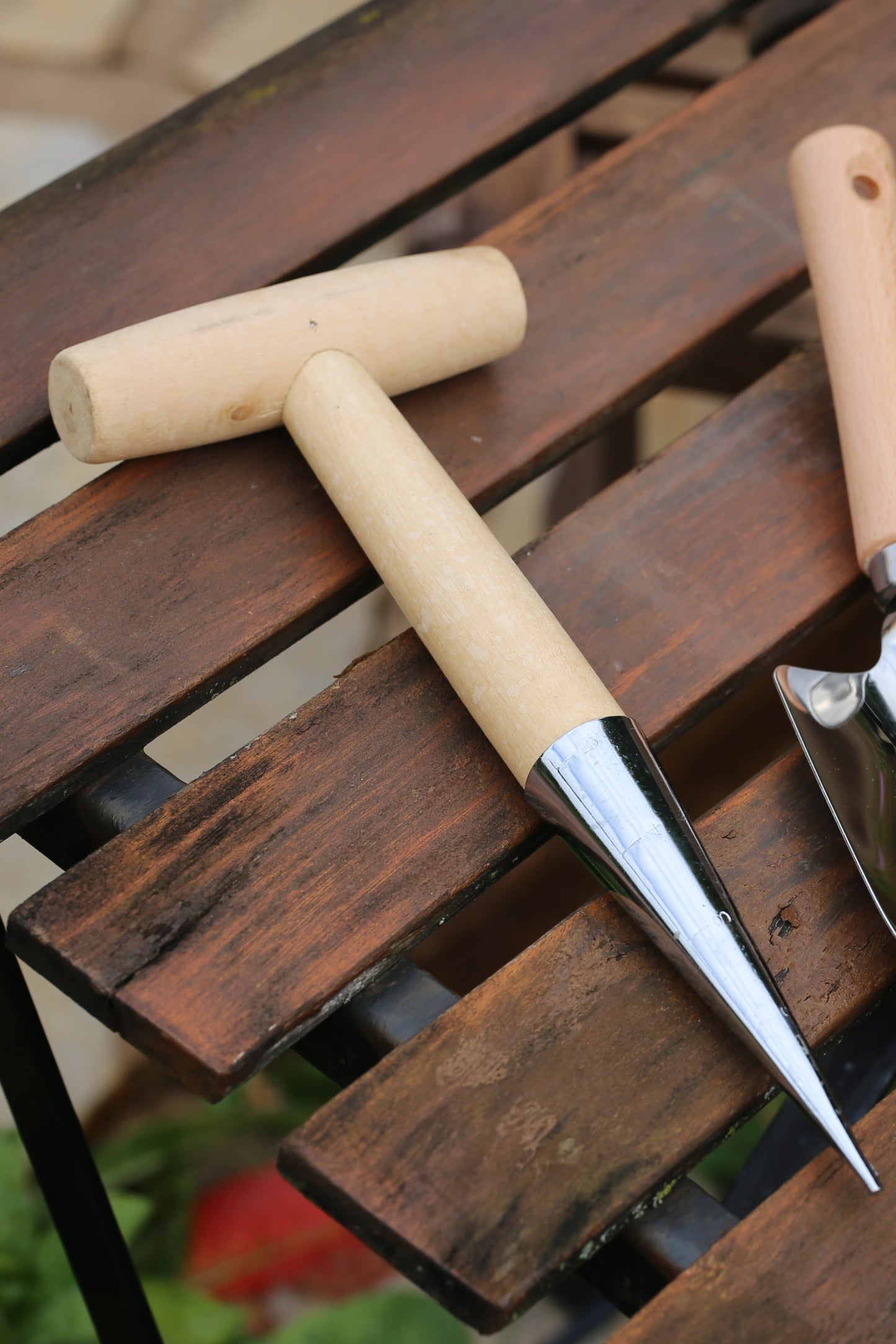 Gartenlochstanzer aus Edelstahl mit Holzgriff Pflanzwerkzeug Werkzeug