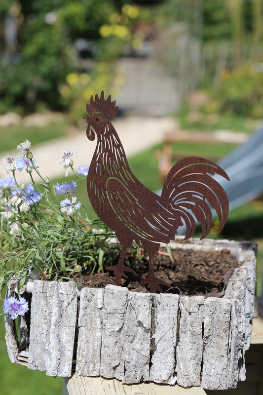 Metallhahn – dekorative Gartendeko